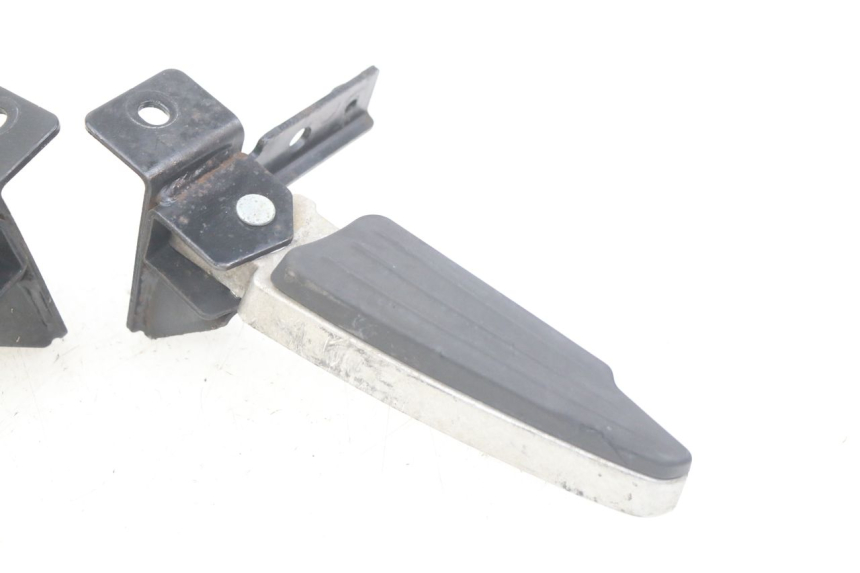 photo de SET ACHTERSTE VOETSTEUNEN PEUGEOT CITYSTAR 125 (2011 - 2017) - Bevestigingspunten