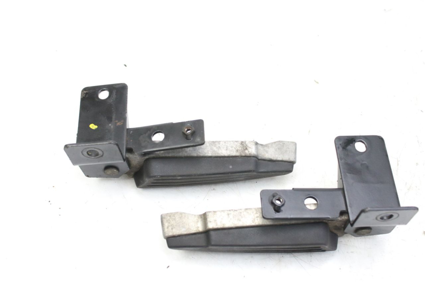 photo de SET ACHTERSTE VOETSTEUNEN PEUGEOT CITYSTAR 50 (2013 - 2017) - Detail van het onderdeel