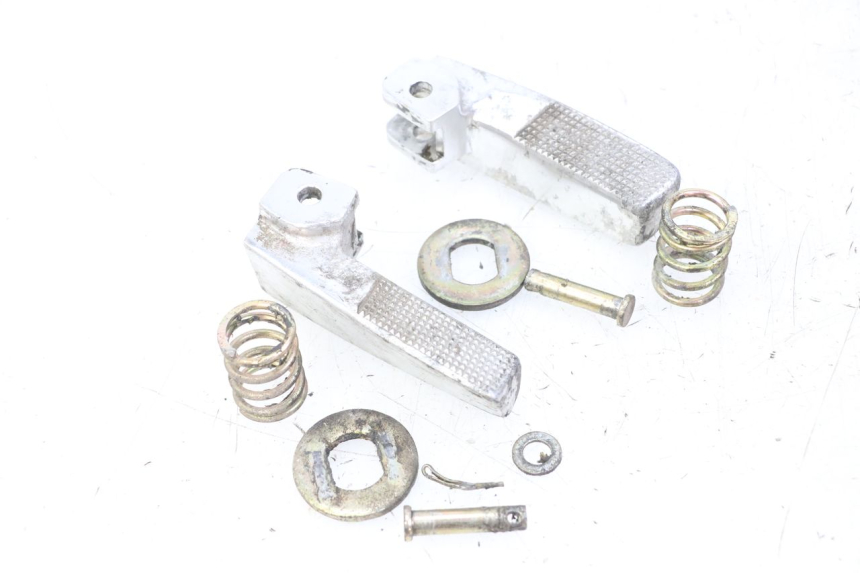 photo de SET ACHTERSTE VOETSTEUNEN DAELIM BESBI 125 (2007 - 2008) - Hoofdaanzicht