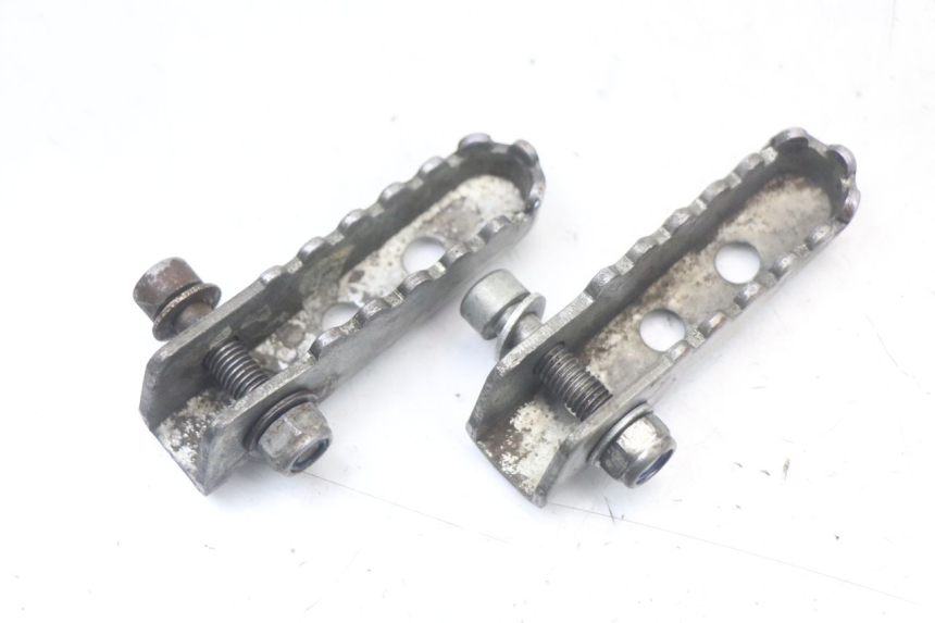 photo de SET ACHTERSTE VOETSTEUNEN DERBI SENDA SM DRD X-TREME 50 (2011 - 2017) - Zoom op gebruiksstaat