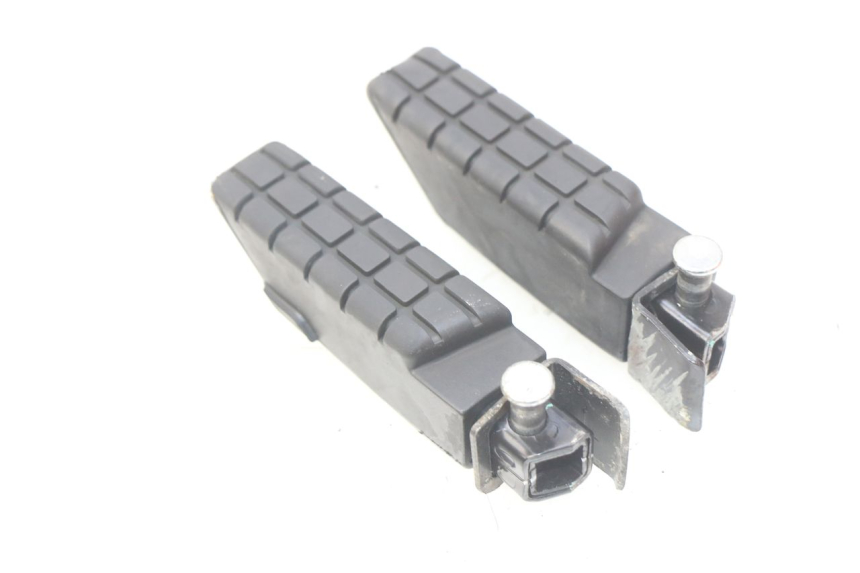 photo de SET ACHTERSTE VOETSTEUNEN YAMAHA D'ELIGHT DELIGHT 115 (2013 - 2017) - Detail van het onderdeel