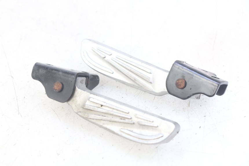 photo de SET ACHTERSTE VOETSTEUNEN SYM FIDDLE 3 III 125 (2014 - 2020) - Hoofdaanzicht