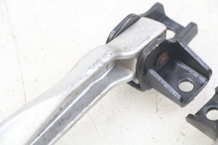 photo de SET ACHTERSTE VOETSTEUNEN SYM FIDDLE 3 III 125 (2014 - 2020) - Zoom op gebruiksstaat