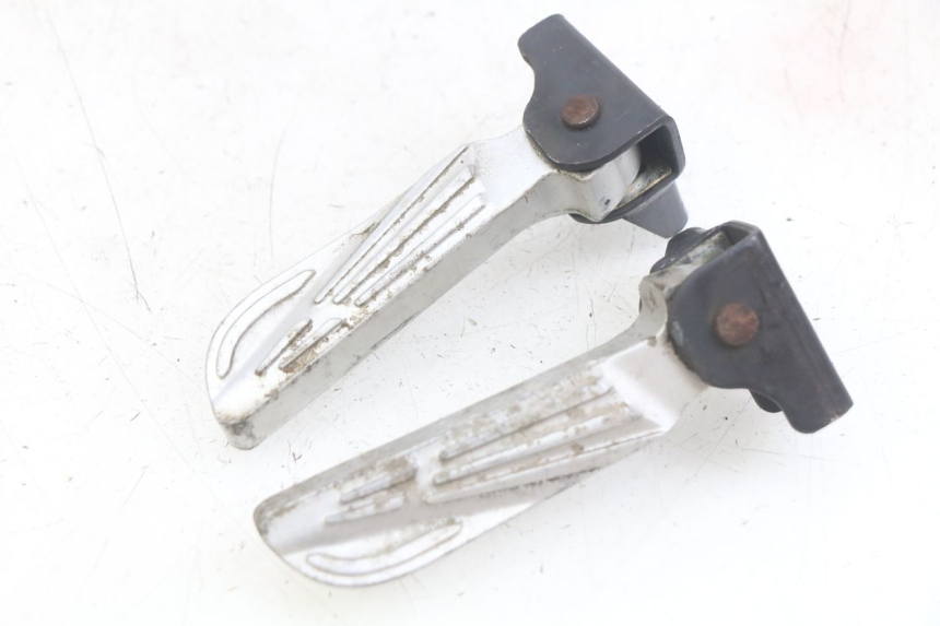 photo de SET ACHTERSTE VOETSTEUNEN SYM FIDDLE 3 III 125 (2014 - 2020) - Hoofdaanzicht