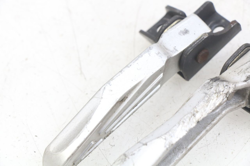 photo de SET ACHTERSTE VOETSTEUNEN SYM FIDDLE 3 III 125 (2014 - 2020) - Overzicht