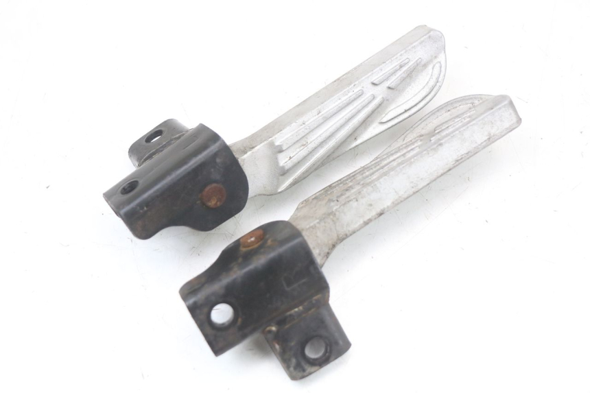 photo de SET ACHTERSTE VOETSTEUNEN SYM FIDDLE 3 III 50 (2014 - 2020) - Technische close-up