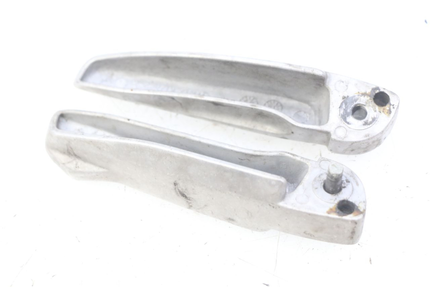 photo de SET ACHTERSTE VOETSTEUNEN HONDA FORZA 125 (2015 - 2016) - Zoom op gebruiksstaat