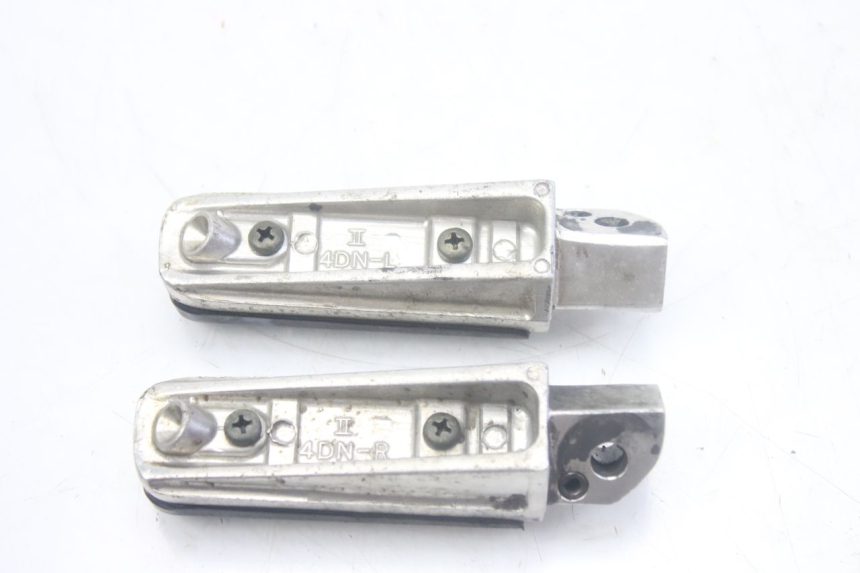 photo de SET ACHTERSTE VOETSTEUNEN YAMAHA FZS FAZER 600 (1998 - 2001) - Zoom op gebruiksstaat