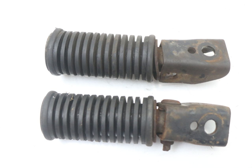 photo de SET ACHTERSTE VOETSTEUNEN SUZUKI GN 125 (1997 - 2000) - Andere kijkhoek