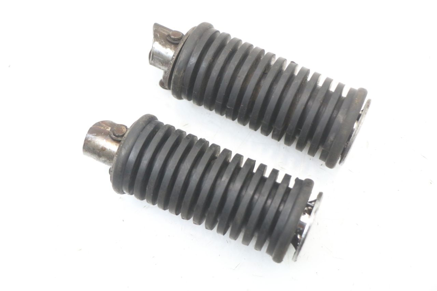 photo de SET ACHTERSTE VOETSTEUNEN SUZUKI GZ MARAUDER 125 (1998 - 2004) - Andere kijkhoek