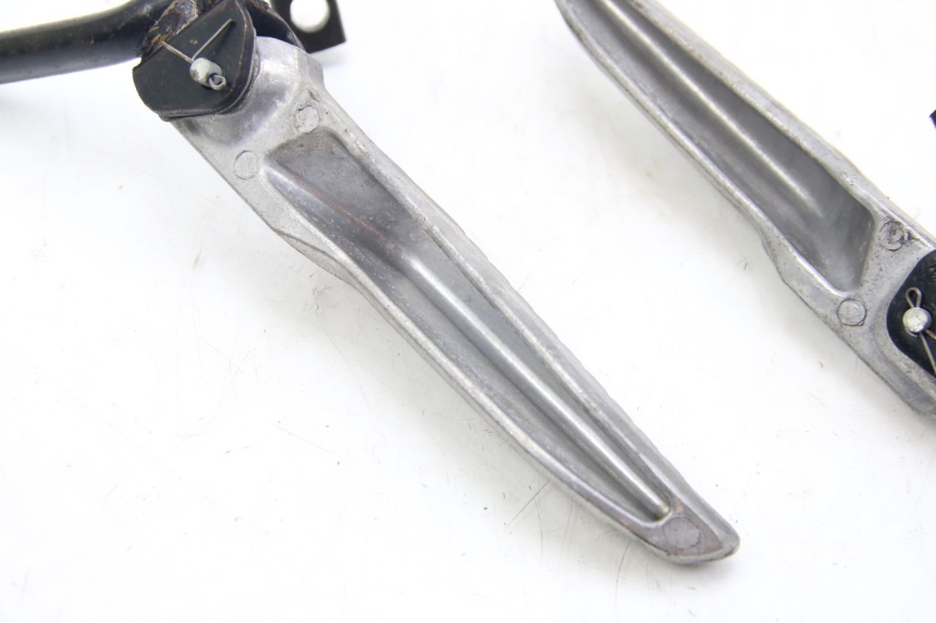 photo de SET ACHTERSTE VOETSTEUNEN REVATTO IMPERATOR 125 (2007 - 2015) - Zoom op gebruiksstaat