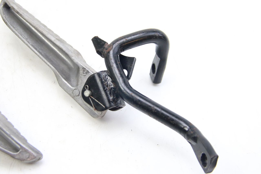 photo de SET ACHTERSTE VOETSTEUNEN REVATTO IMPERATOR 125 (2007 - 2015) - Technische close-up