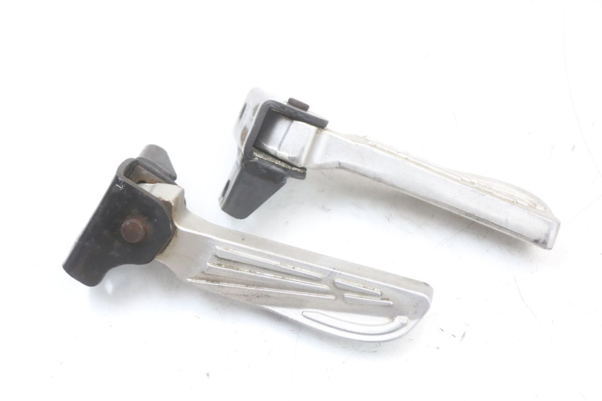 photo de SET ACHTERSTE VOETSTEUNEN SYM JET 14 4T 50 (2018 - 2022) - Detail van het onderdeel