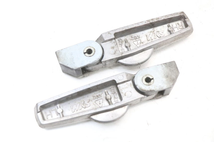 photo de SET ACHTERSTE VOETSTEUNEN SYM JOYRIDE EVO 125 (2009 - 2016) - Detail van het onderdeel