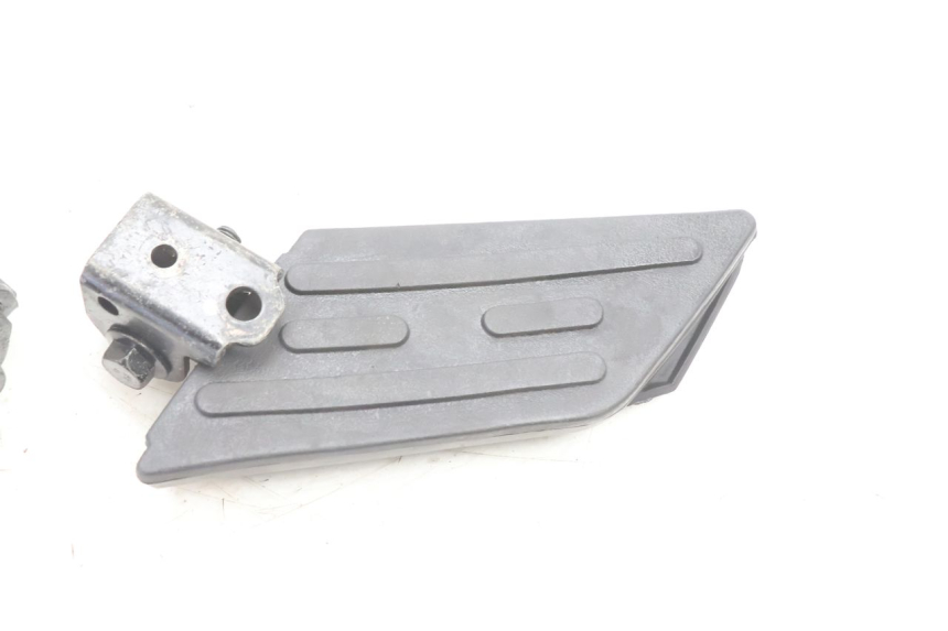 photo de SET ACHTERSTE VOETSTEUNEN PEUGEOT KISBEE 2T 50 (2010 - 2017) - Technische close-up