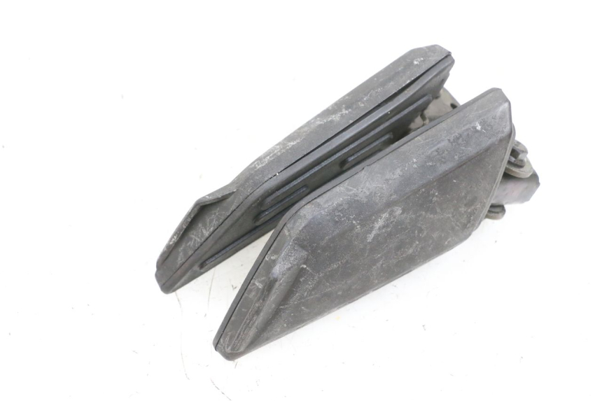 photo de SET ACHTERSTE VOETSTEUNEN PEUGEOT KISBEE 4T 50 (2010 - 2017) - Detail van het onderdeel