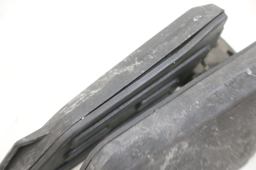 photo de SET ACHTERSTE VOETSTEUNEN PEUGEOT KISBEE 4T 50 (2010 - 2017) - Zoom op gebruiksstaat