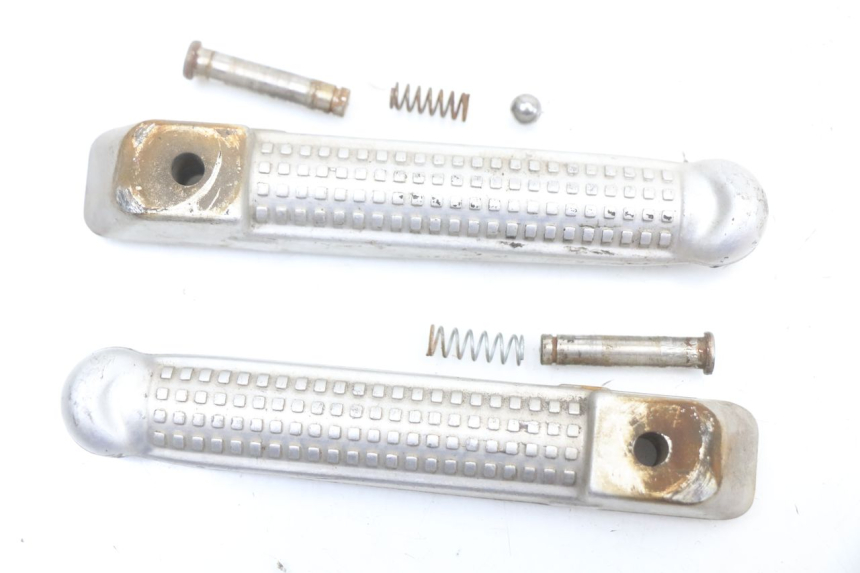 photo de SET ACHTERSTE VOETSTEUNEN RENAULT KOURANOS 125 (2001 - 2004) - Hoofdaanzicht