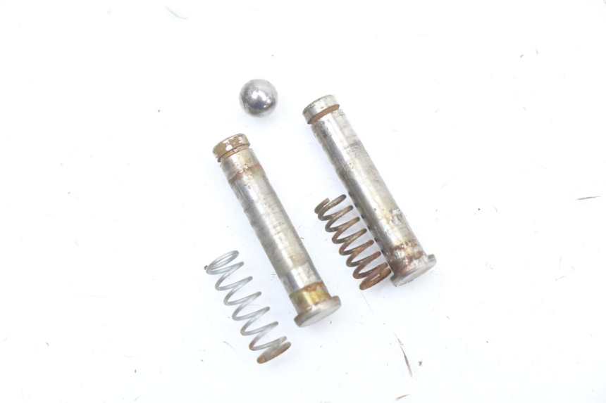 photo de SET ACHTERSTE VOETSTEUNEN RENAULT KOURANOS 125 (2001 - 2004) - Technische close-up