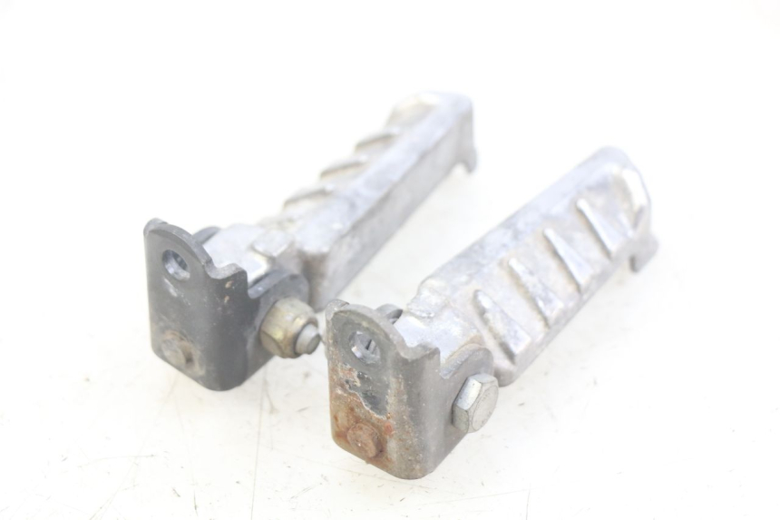 photo de SET ACHTERSTE VOETSTEUNEN PEUGEOT LUDIX 50 (2005 - 2007) - Zoom op gebruiksstaat