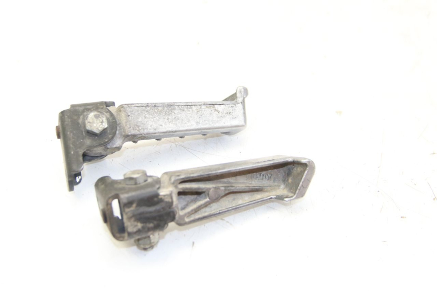 photo de SET ACHTERSTE VOETSTEUNEN PEUGEOT LUDIX 50 (2008 - 2017) - Detail van het onderdeel