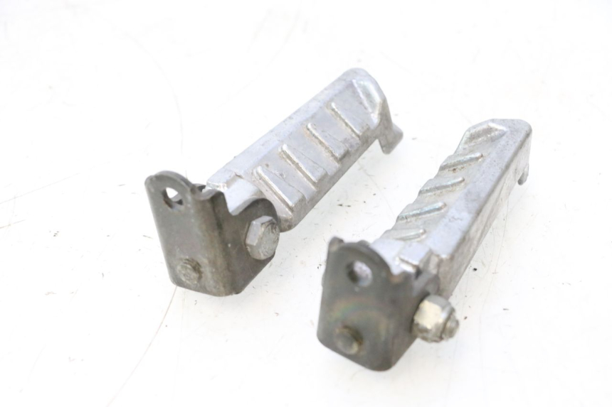 photo de SET ACHTERSTE VOETSTEUNEN PEUGEOT LUDIX 50 (2008 - 2017) - Andere kijkhoek