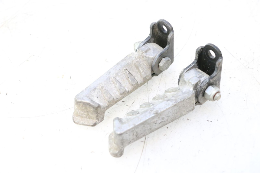 photo de SET ACHTERSTE VOETSTEUNEN PEUGEOT LUDIX ONE 50 (2004 - 2013) - Hoofdaanzicht