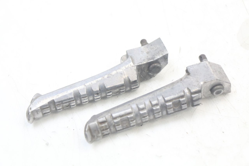 photo de SET ACHTERSTE VOETSTEUNEN MBK MACH G AC 50 (2002 - 2014) - Zoom op gebruiksstaat