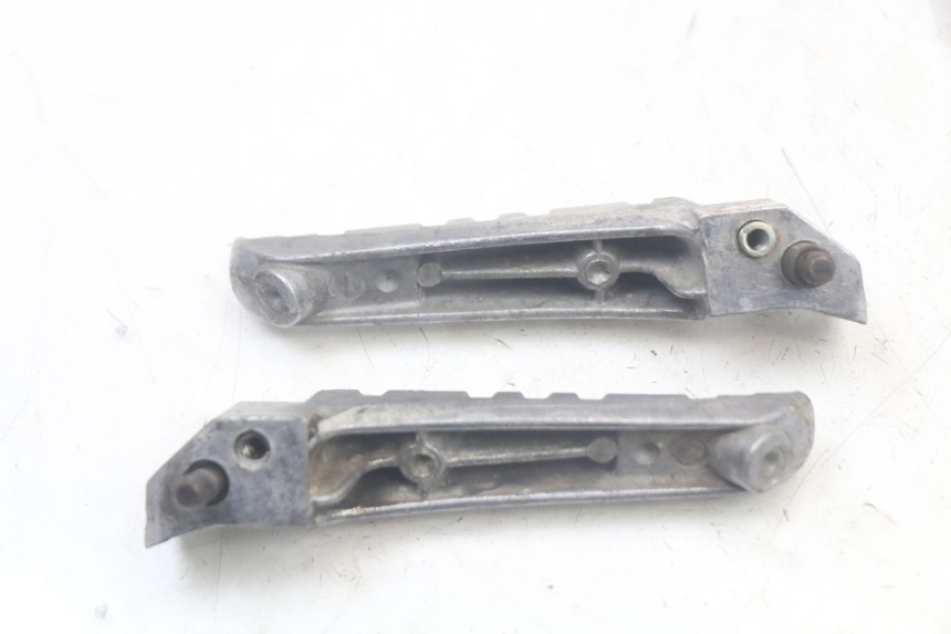 photo de SET ACHTERSTE VOETSTEUNEN MBK MACH G AC 50 (2002 - 2014) - Technische close-up