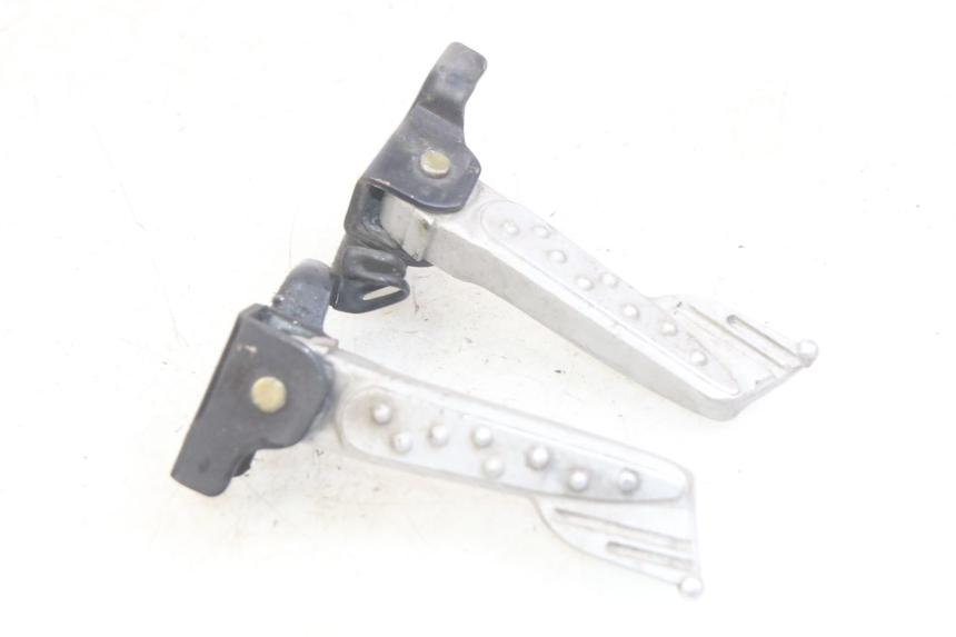 photo de SET ACHTERSTE VOETSTEUNEN SYM MIO 50 (2011 - 2017) - Hoofdaanzicht