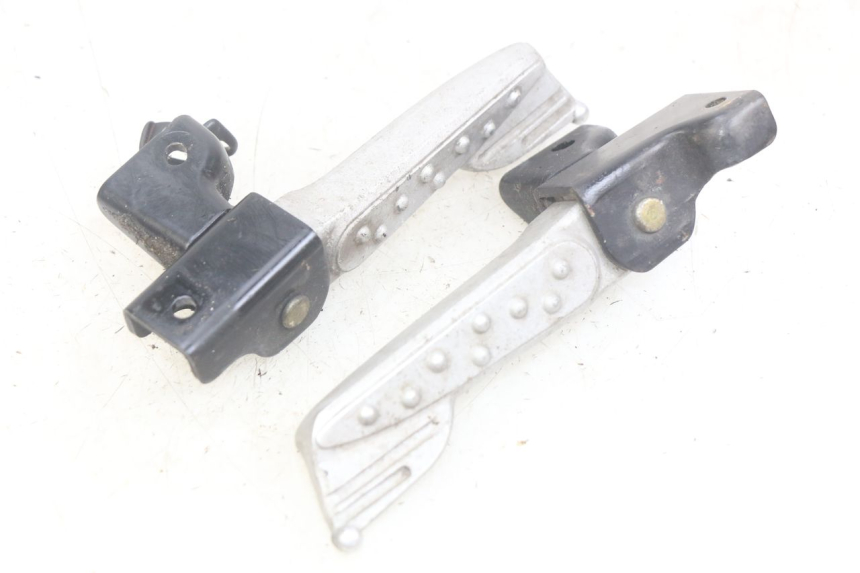 photo de SET ACHTERSTE VOETSTEUNEN SYM MIO 50 (2011 - 2017) - Zoom op gebruiksstaat