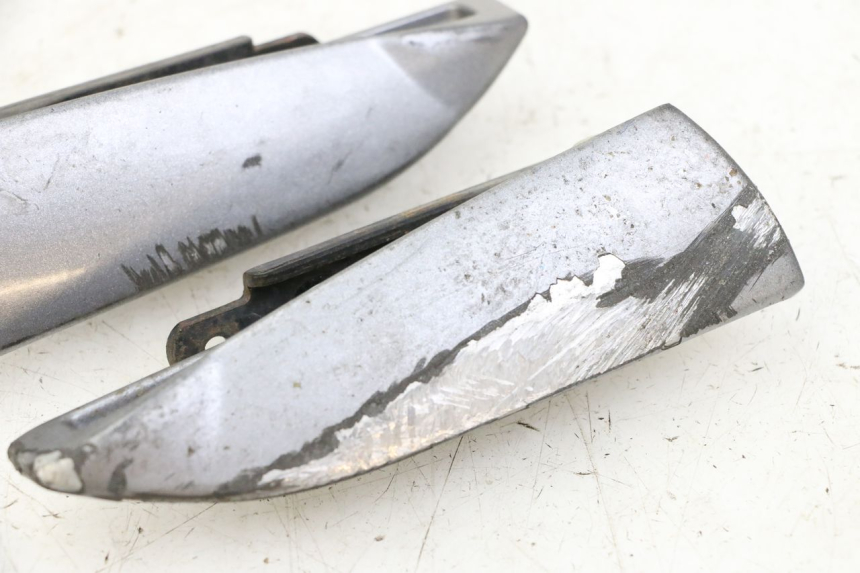 photo de SET ACHTERSTE VOETSTEUNEN PIAGGIO MP3 500 (2014 - 2017) - Bevestigingspunten