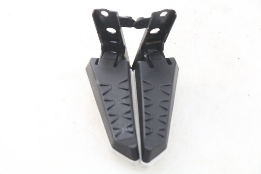 photo de SET ACHTERSTE VOETSTEUNEN MBK MW TRYPTIK 125 (2017 - 2022) - Productaanzicht