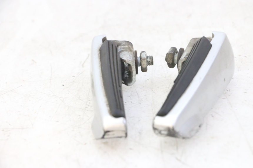 photo de SET ACHTERSTE VOETSTEUNEN GILERA NEXUS 125 (2009 - 2013) - Zoom op gebruiksstaat