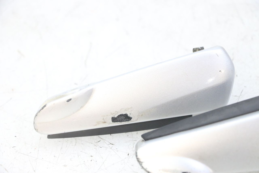 photo de SET ACHTERSTE VOETSTEUNEN GILERA NEXUS 125 (2009 - 2013) - Overzicht