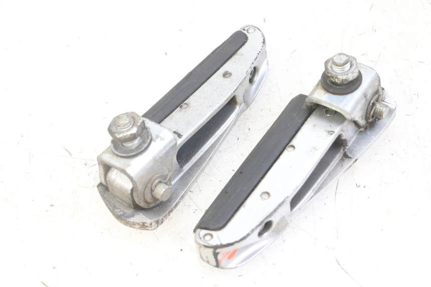 photo de SET ACHTERSTE VOETSTEUNEN GILERA NEXUS 125 (2009 - 2013) - Gecontroleerd onderdeel