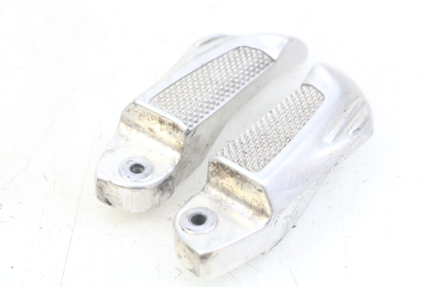 photo de SET ACHTERSTE VOETSTEUNEN HONDA NHX LEAD 110 (2008 - 2010) - Andere kijkhoek