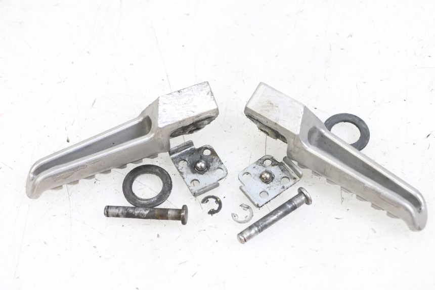 photo de SET ACHTERSTE VOETSTEUNEN KAWASAKI NINJA 400 (2018 - 2023) - Zoom op gebruiksstaat