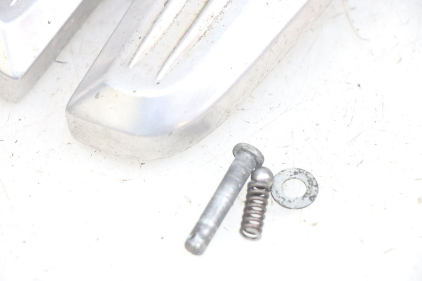 photo de SET ACHTERSTE VOETSTEUNEN HONDA PCX (JF28) 125 (2009 - 2011) - Technische close-up