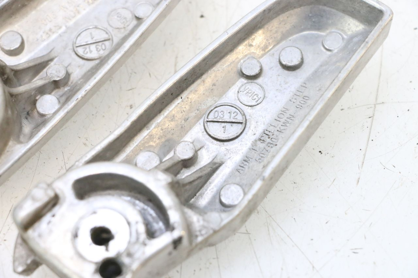 photo de SET ACHTERSTE VOETSTEUNEN HONDA PCX (JF57/JF64) 125 (2014 - 2018) - Overzicht