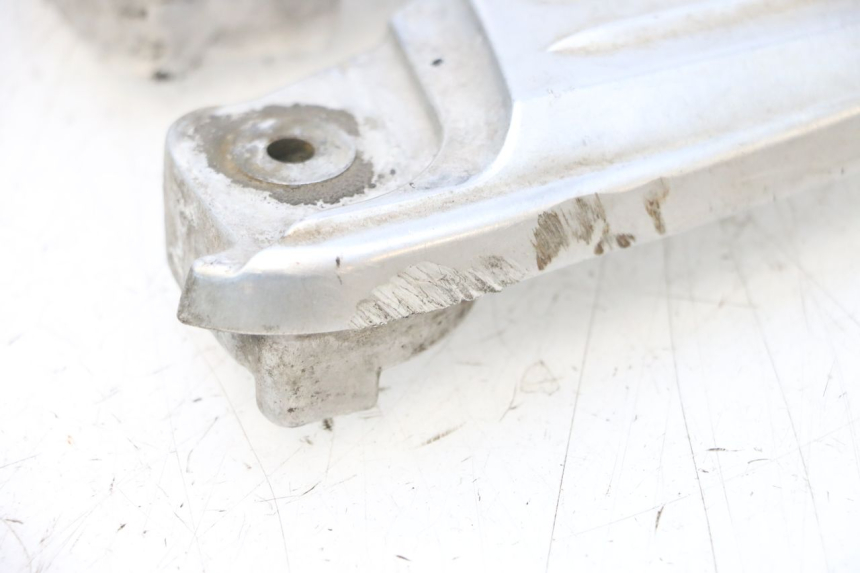 photo de SET ACHTERSTE VOETSTEUNEN HONDA PCX (JF57/JF64) 125 (2014 - 2018) - Markeringen en referenties
