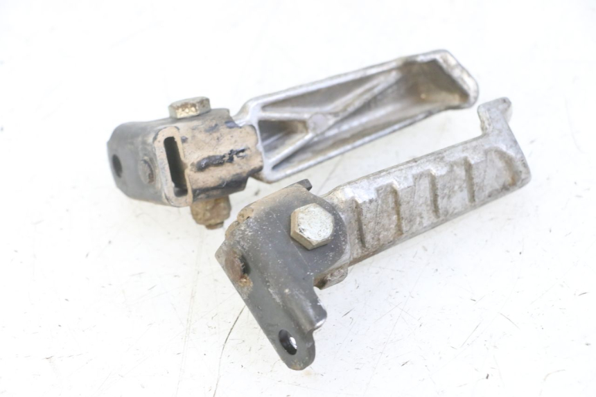 photo de SET ACHTERSTE VOETSTEUNEN PEUGEOT LUDIX ONE 50 (2005 - 2008) - Zoom op gebruiksstaat