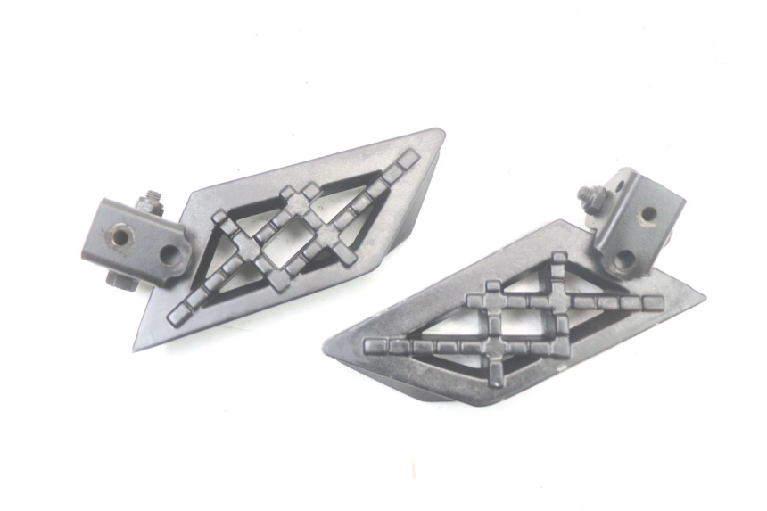 photo de SET ACHTERSTE VOETSTEUNEN PEUGEOT STREETZONE 4T 50 (2018 - 2023) - Hoofdaanzicht