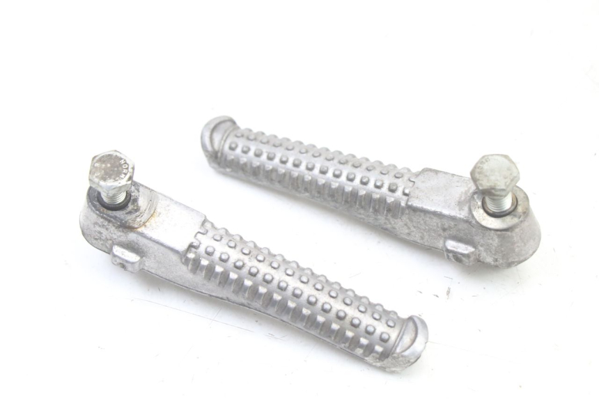 photo de SET ACHTERSTE VOETSTEUNEN PEUGEOT TREKKER TKR 50 (2005 - 2014) - Detail van het onderdeel