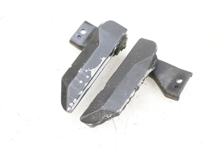 photo de SET ACHTERSTE VOETSTEUNEN DAELIM S1 125 (2007 - 2016) - Detail van het onderdeel