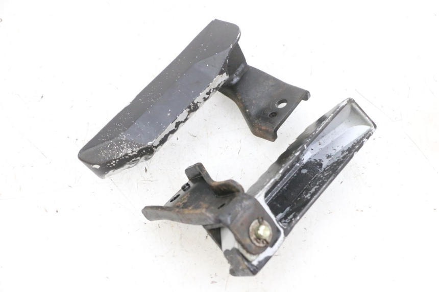 photo de SET ACHTERSTE VOETSTEUNEN DAELIM S1 125 (2007 - 2016) - Technische close-up