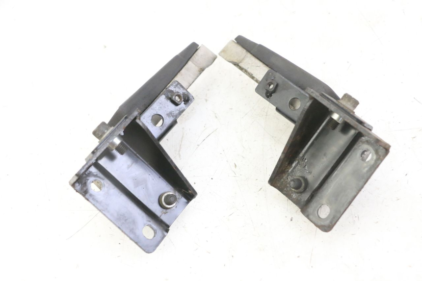 photo de SET ACHTERSTE VOETSTEUNEN PEUGEOT SATELIS 125 (2013 - 2018) - Technische close-up