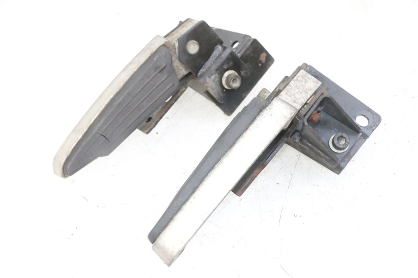 photo de SET ACHTERSTE VOETSTEUNEN PEUGEOT SATELIS 125 (2013 - 2018) - Overzicht