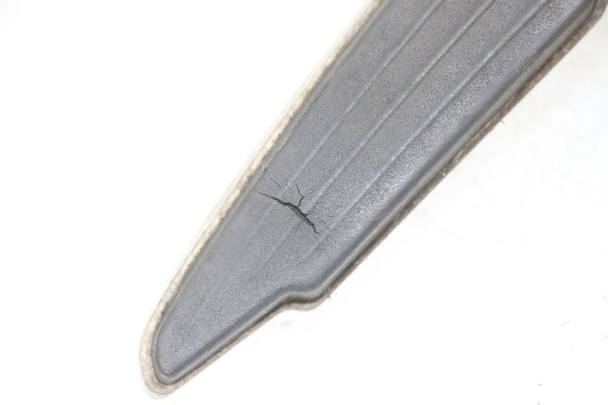 photo de SET ACHTERSTE VOETSTEUNEN PEUGEOT SATELIS 125 (2013 - 2018) - Staat van het oppervlak