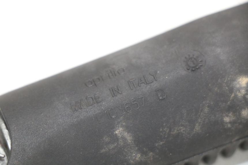 photo de SET ACHTERSTE VOETSTEUNEN APRILIA SCARABEO GT 125 (1999 - 2007) - Overzicht